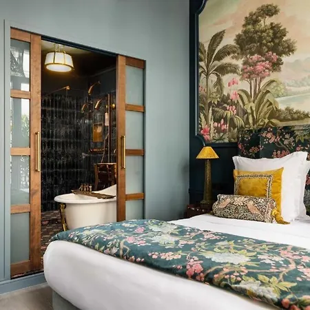 Champs Elysees Apartment
